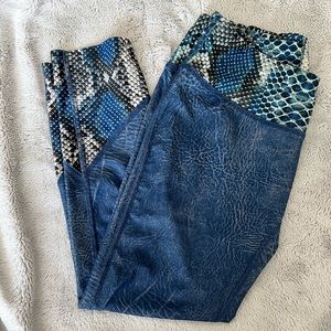 PrismSport Capri Snake Print Blue Leggings Size M